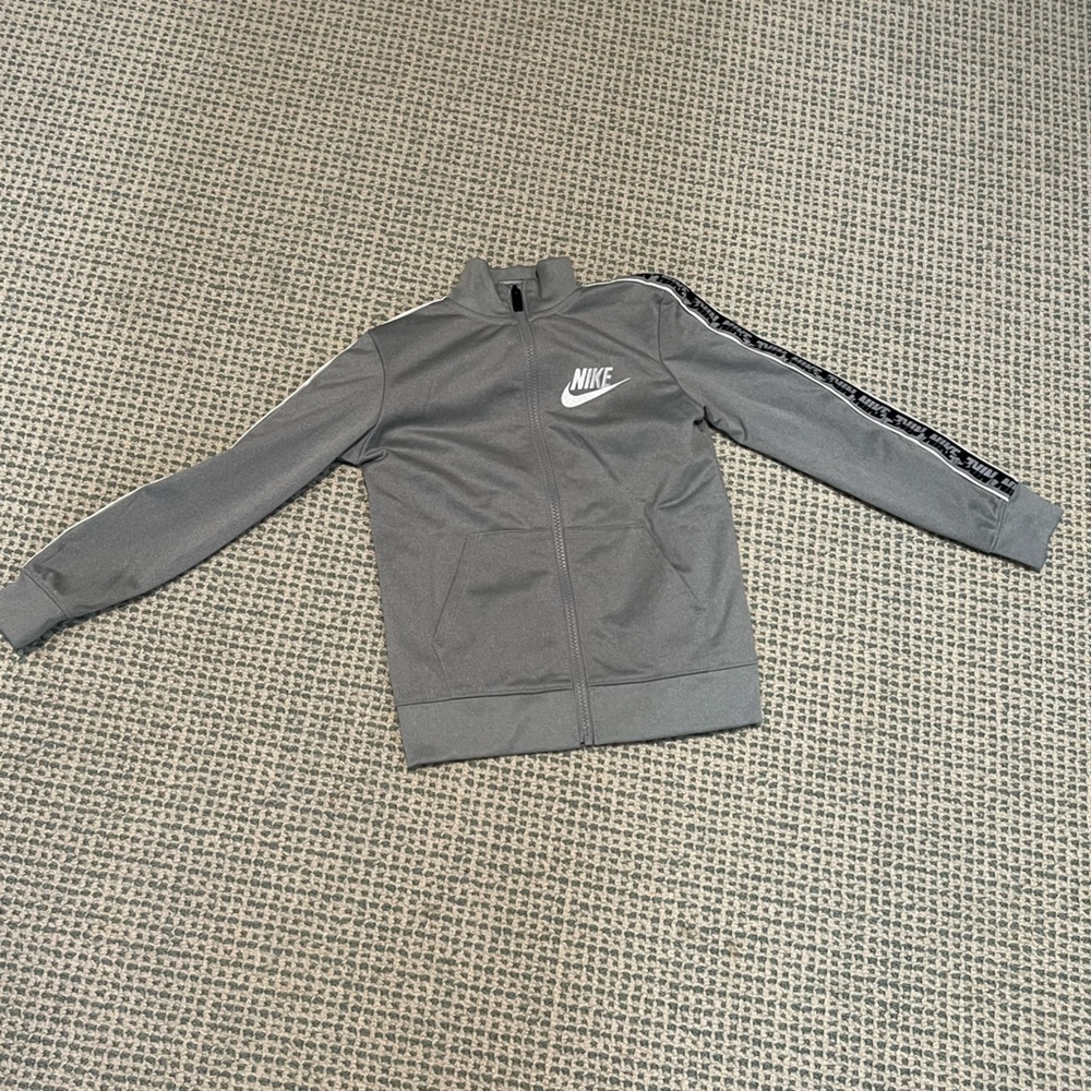 Nike boys zip up